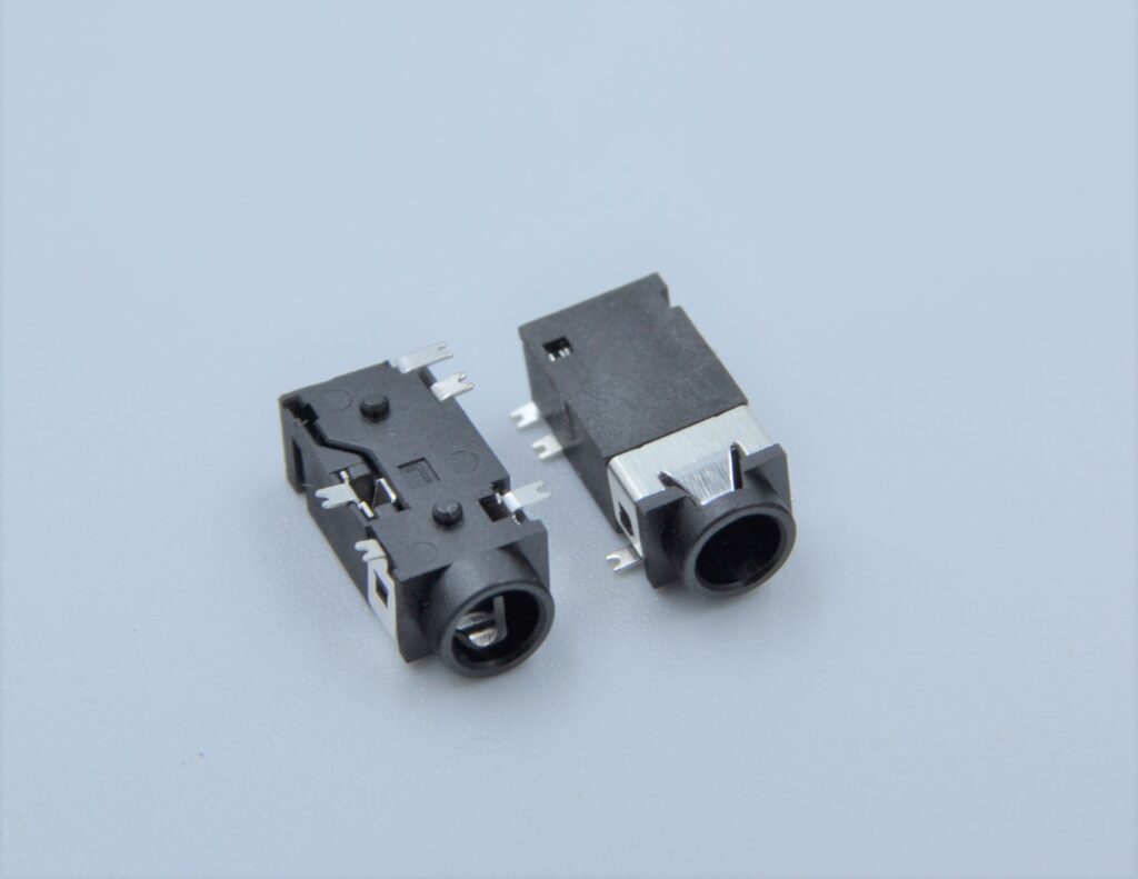 3.5 phone jack smt connector