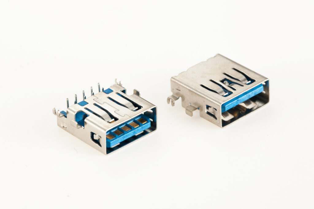 124-0921NA0537 USB 3.0 AF SINK TYPE UNDER PCB 1.22mm WITHOUT EDGE